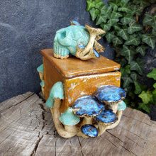 Load image into Gallery viewer, Mystic Mycelium Keepsake Box