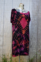 Load image into Gallery viewer, Ruby Diamond Rayon Short Sleeved Dress, Size Extra Large