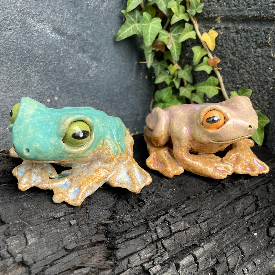 Friendly Frog in Matte Turquoise or Pink Sand